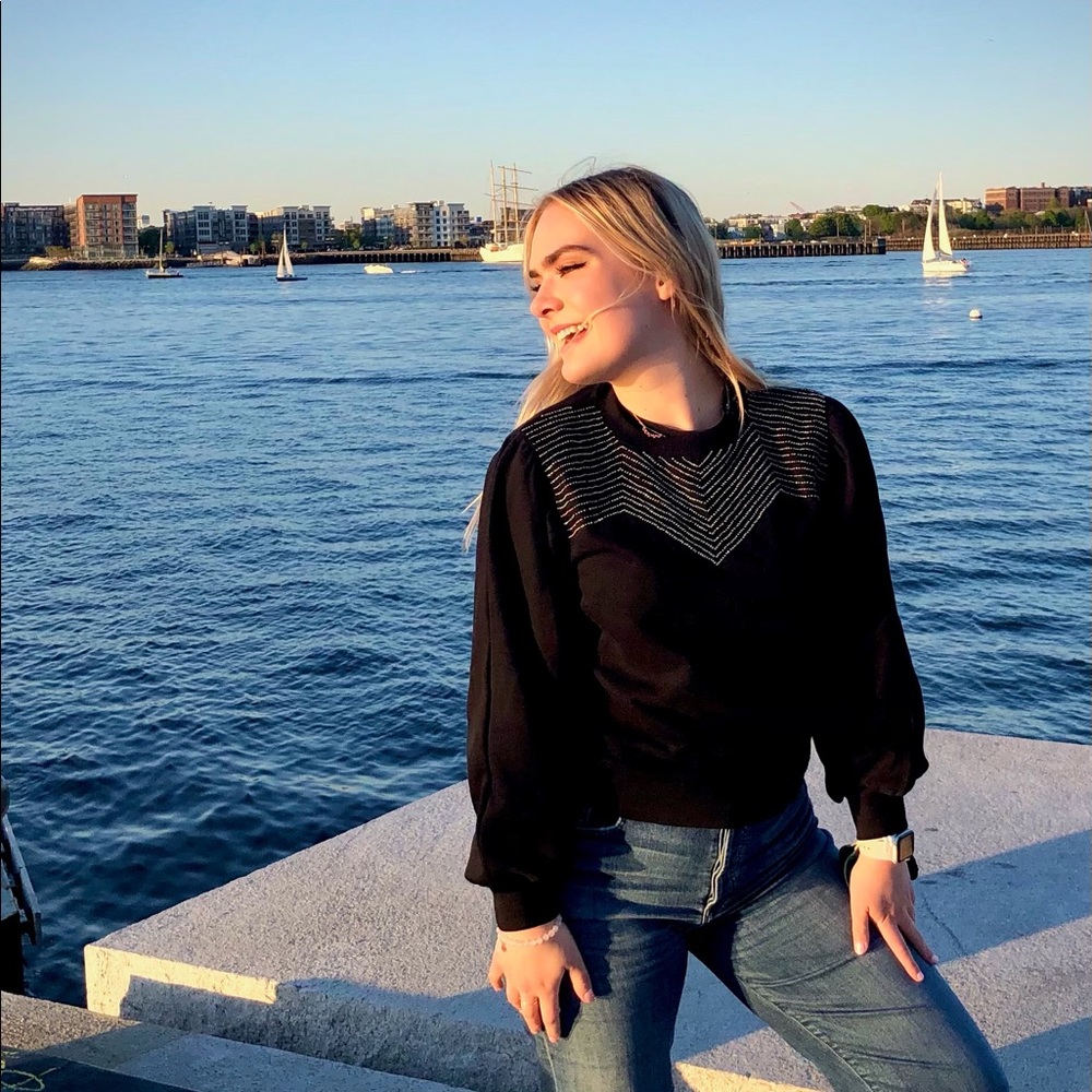 Meet your Posher, Elise